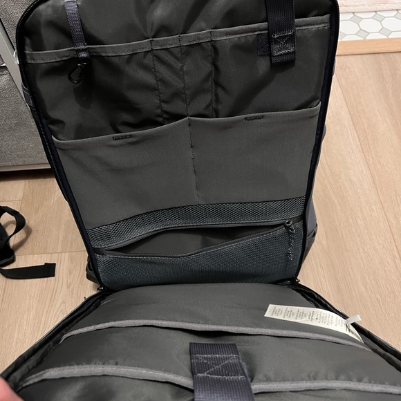 Patagonia Black Hole® Mini MLC® Pack 30L - Picture 10 of 15